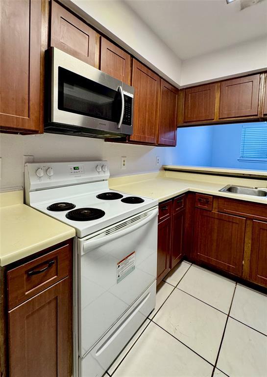 Building Photo - 8036 Sands Point Dr