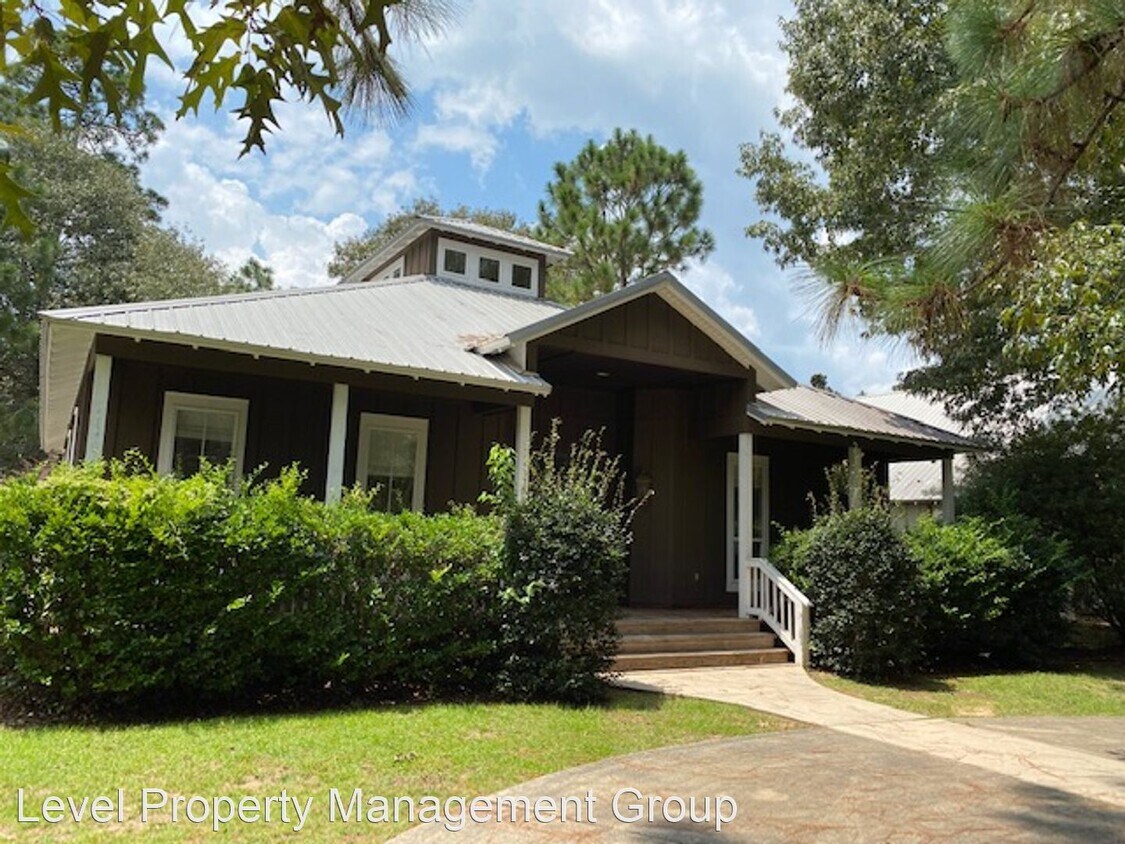 3 br, 2.5 bath House 33151 Shinnecock Ln. House Rental in Loxley