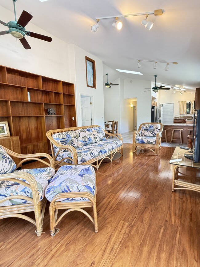 Foto del edificio - 68-3553-3553 Malina St