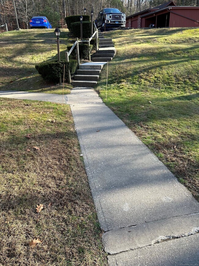 Foto del edificio - 126 Sherman Hill Rd