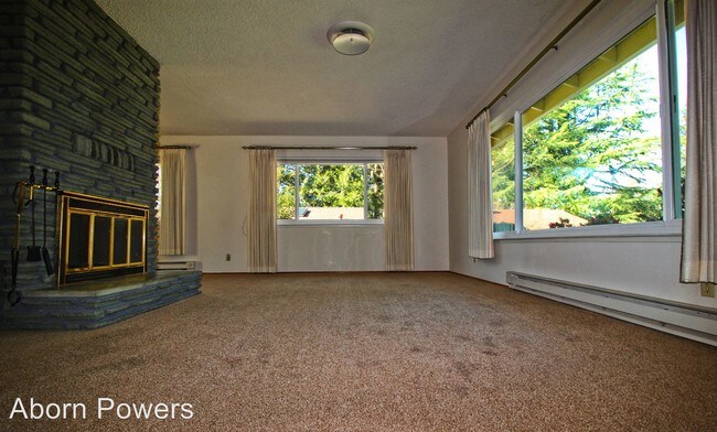 Foto del edificio - 2932 Camino Heights Dr