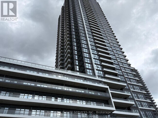 Building Photo - 15 Watergarden Dr