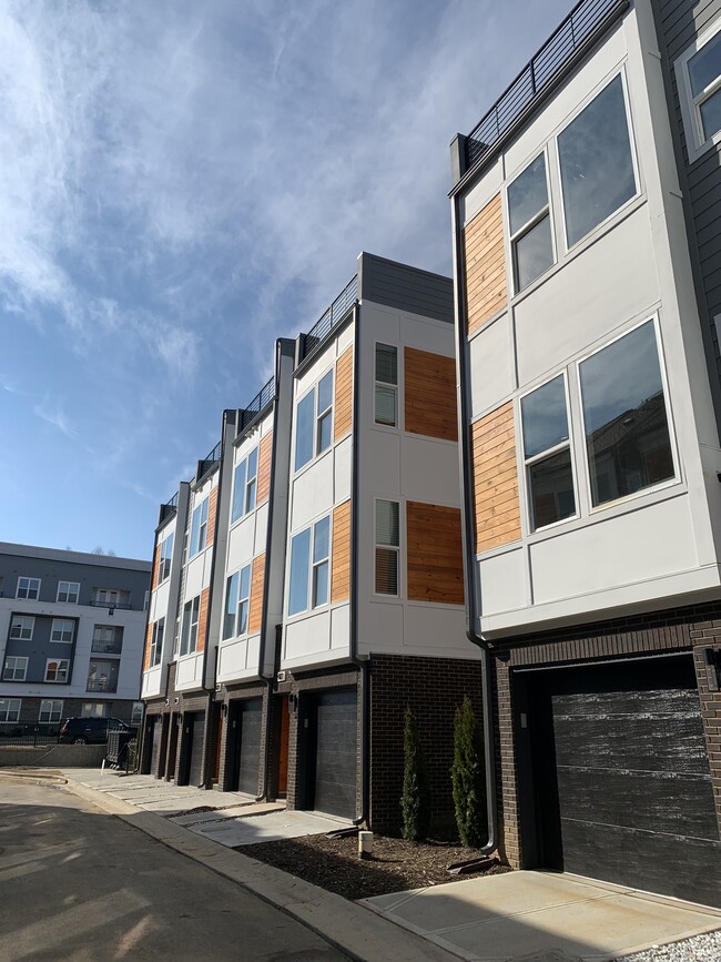 Building Photo - 4113 Bryant Terraces Dr