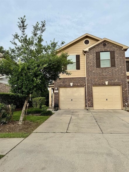 Foto del edificio - 16010 Limestone Lake Dr