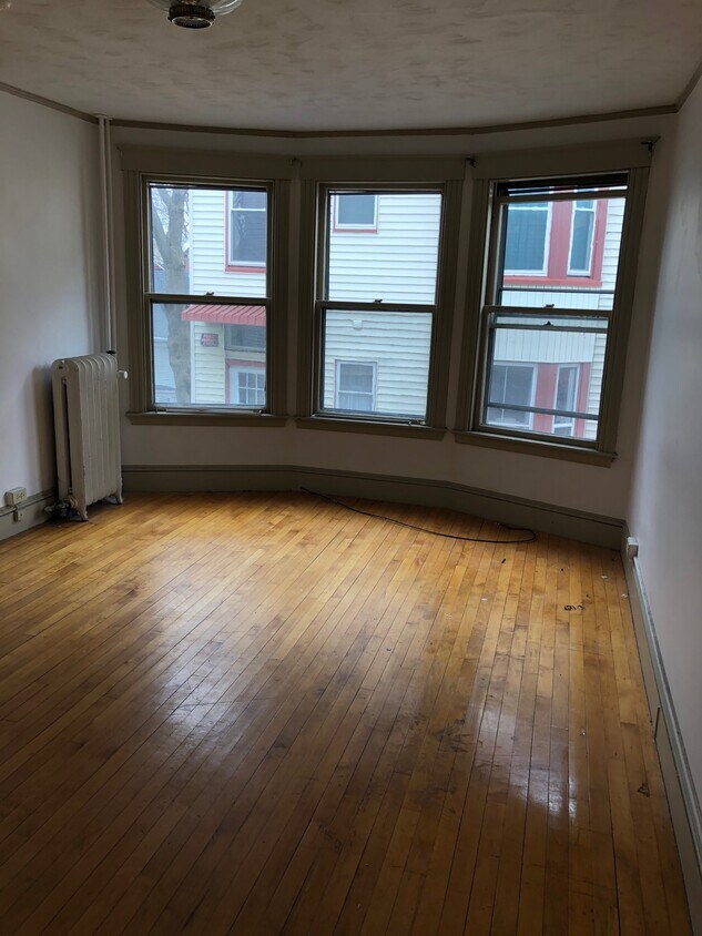 Primary Photo - 497 Cumberland Ave
