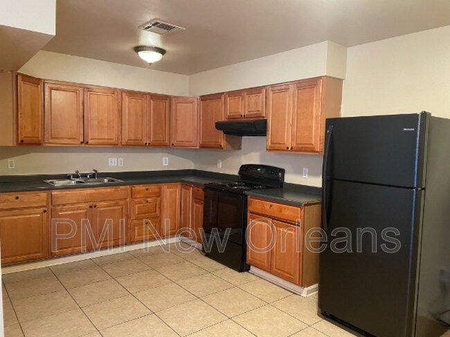 Building Photo - 4851 Viola St