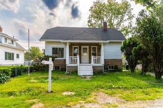 Building Photo - 21200 Collingham Ave