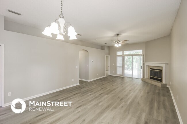 Foto del edificio - 10813 Campus Heights Ln