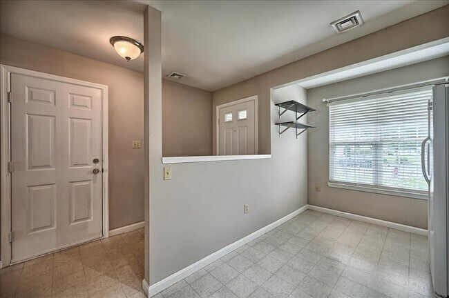 Building Photo - 6443 Terrace Ct
