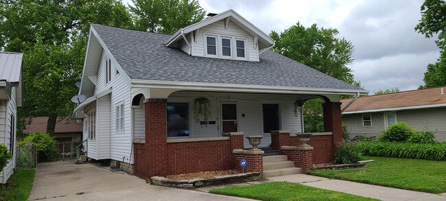 Building Photo - 935 E Fort Wayne St