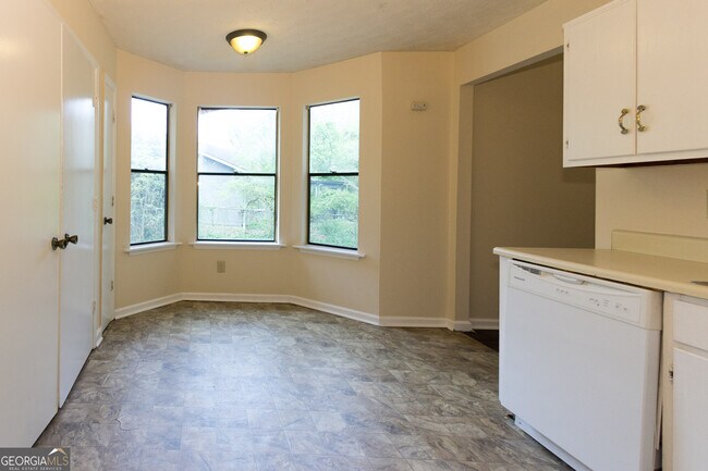 Building Photo - 2098 Walden Park Drive