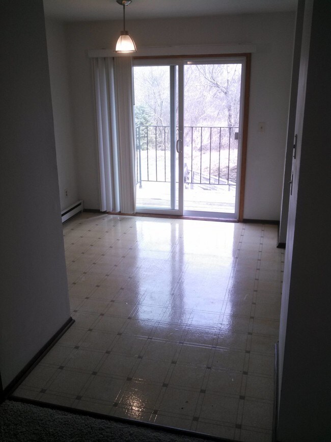 Foto del edificio - 1042 Oxford Dr