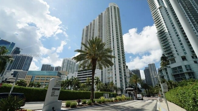 Building Photo - 350 S Miami Ave