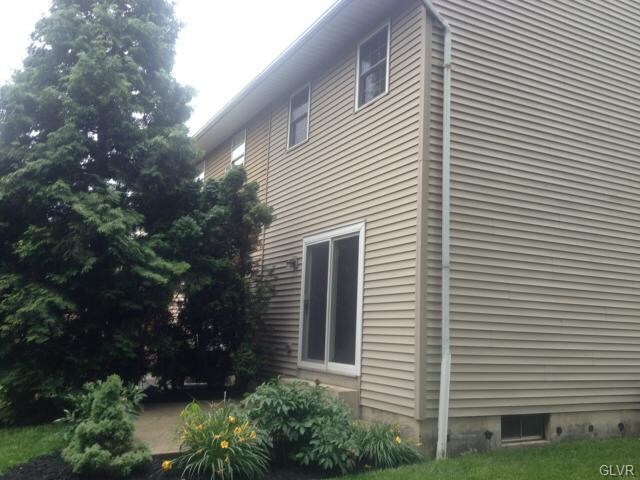 Building Photo - 1210 Graham St