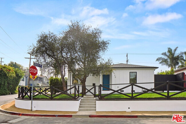Building Photo - 4130 Verdugo View Dr