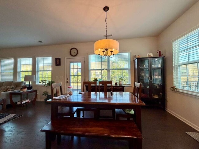 Foto del edificio - 2334 Abundance Ln