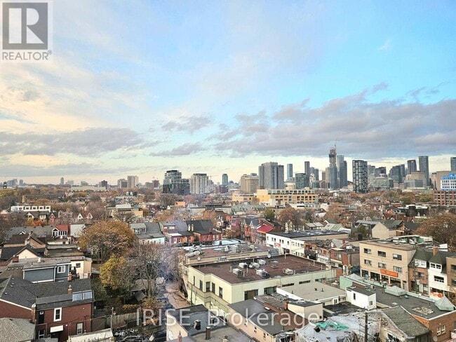 Photo du bâtiment - 115 Denison Ave