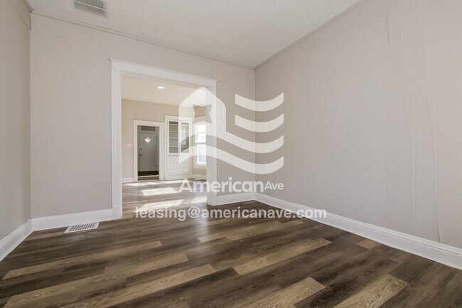 Building Photo - 2049 Florence Blvd