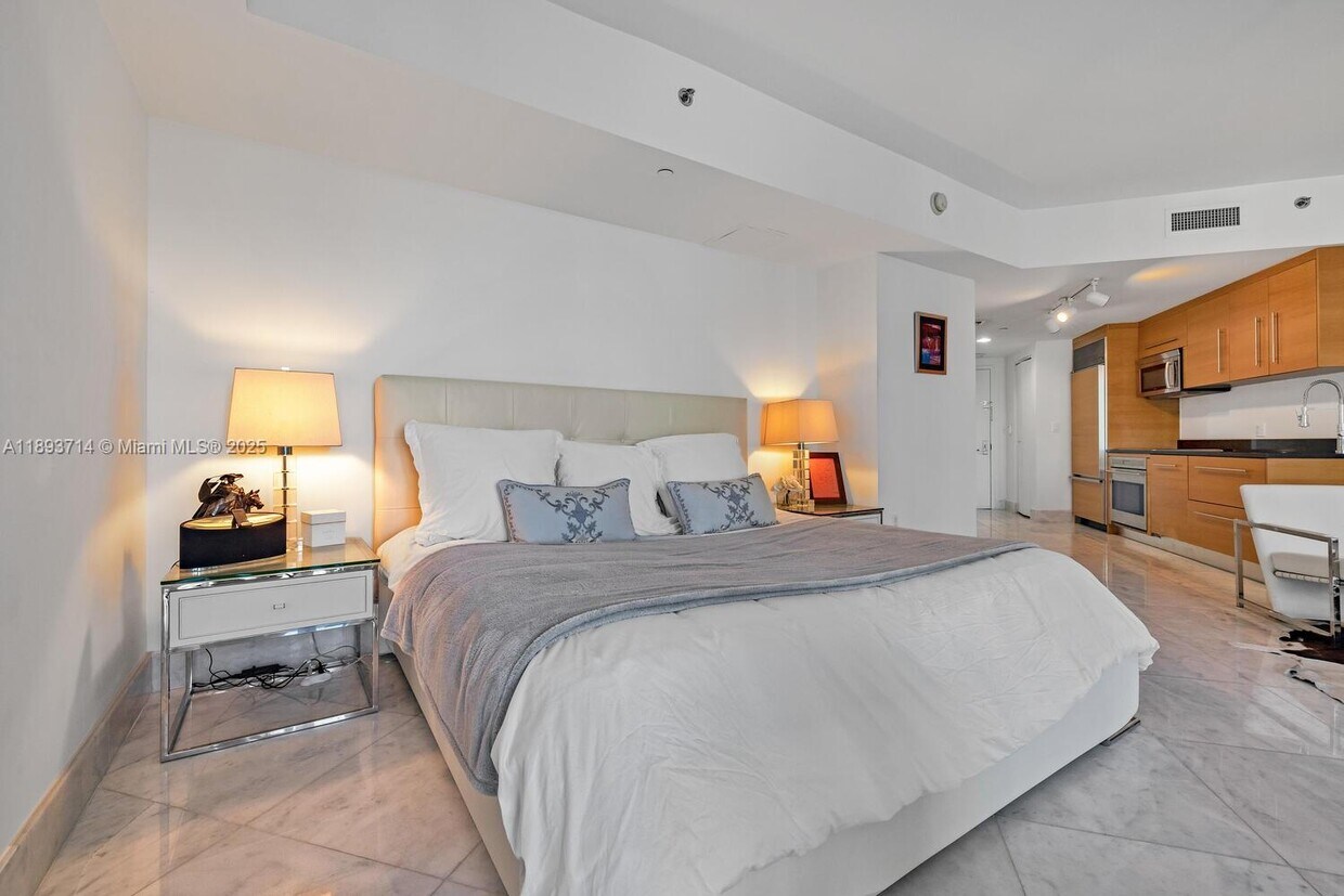 Foto principal - 475 Brickell Ave