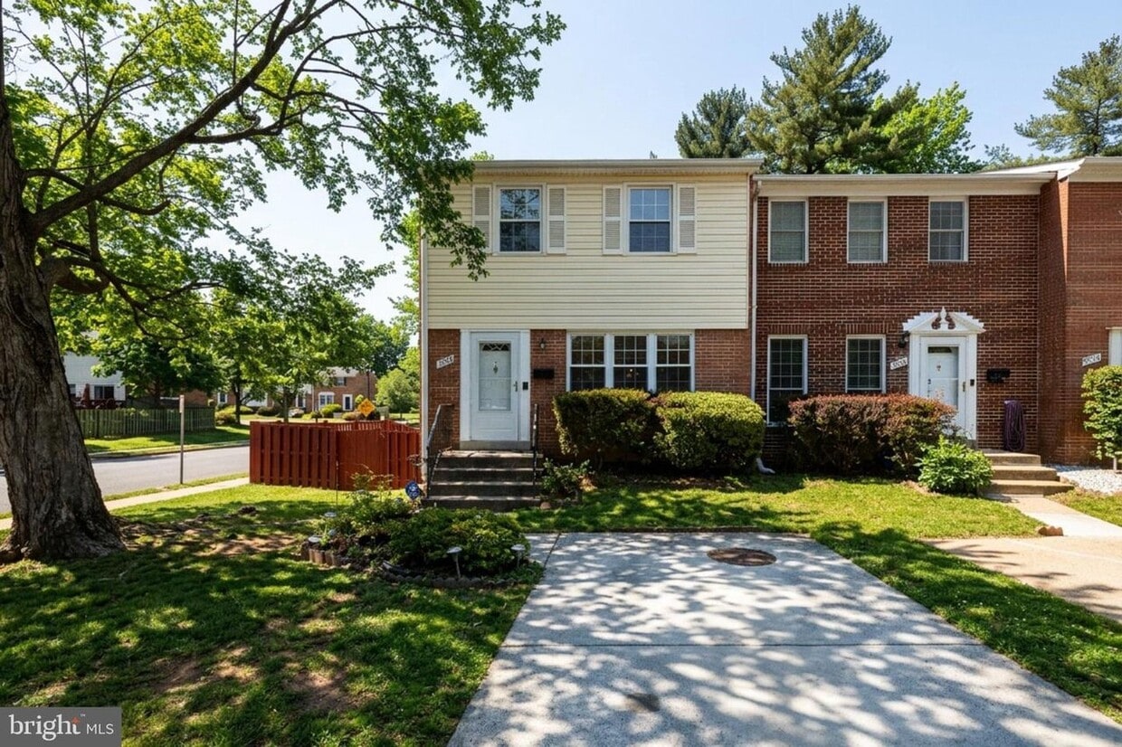 Photo - 7858 Snead Ln (Falls Church, VA)