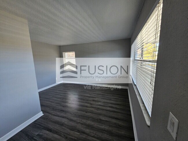 Foto del edificio - 400 NW 65th Ave