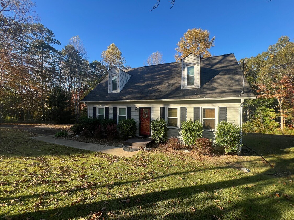 231 Crystal Falls Rd, West Union, SC 29696 House Rental in West Union, SC
