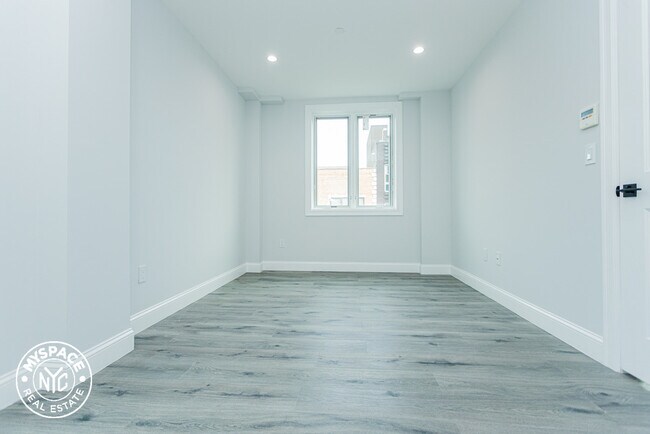Foto del edificio - 133 Stanhope St