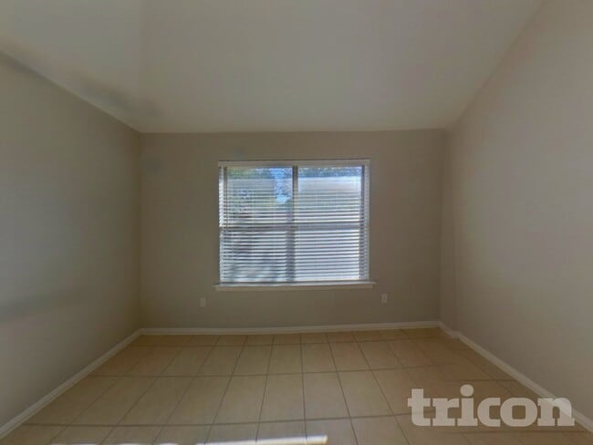 Building Photo - 129 Muirfield Dr