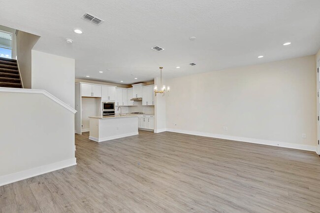 Building Photo - Nocatee Townhouse in West End!