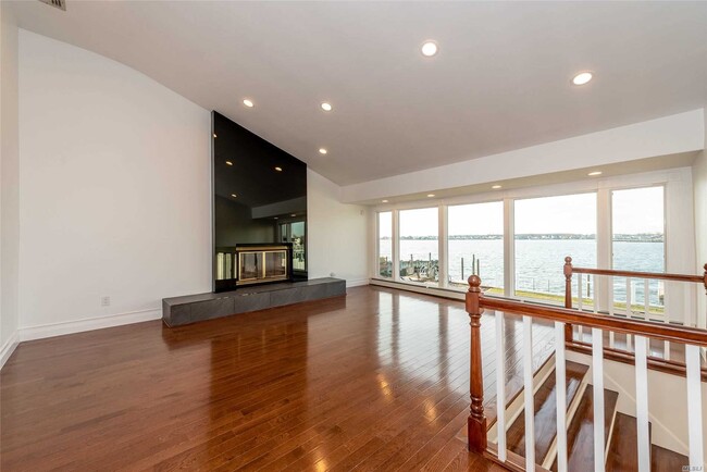 Foto del edificio - 3372 Hewlett Ave