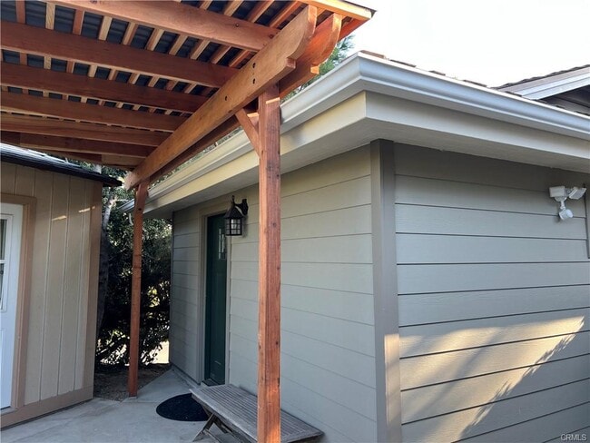 Front Entrance - 813 Ride Out Way