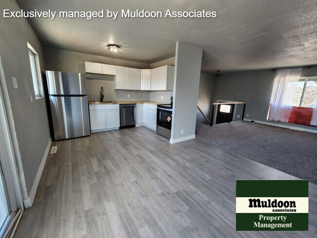 Building Photo - Fully remodeled 4 bedroom available now!