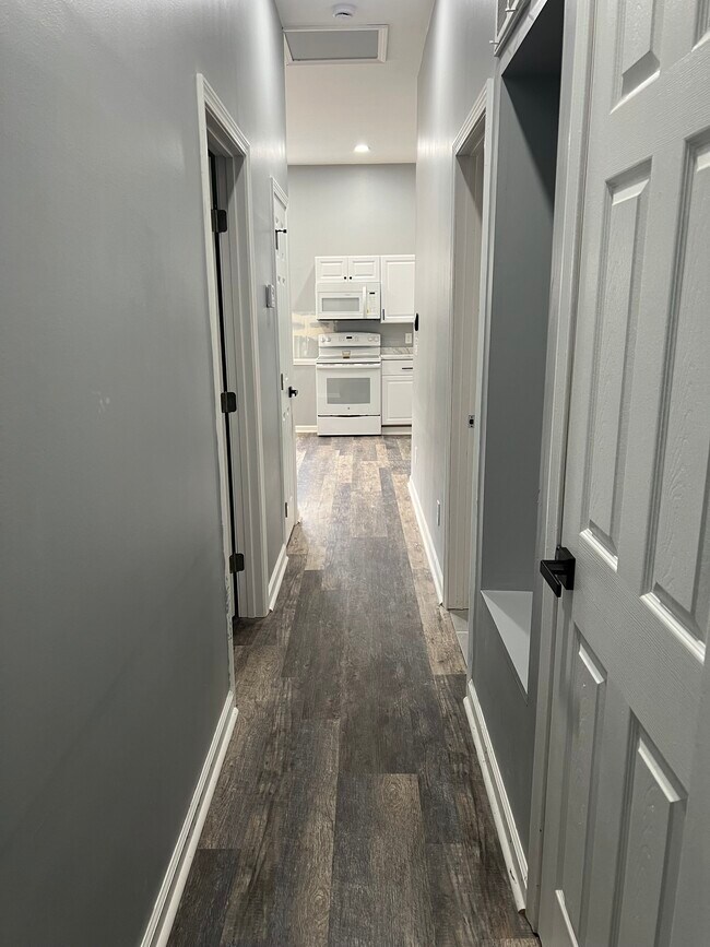 Hallway - 3360 Linda Dr