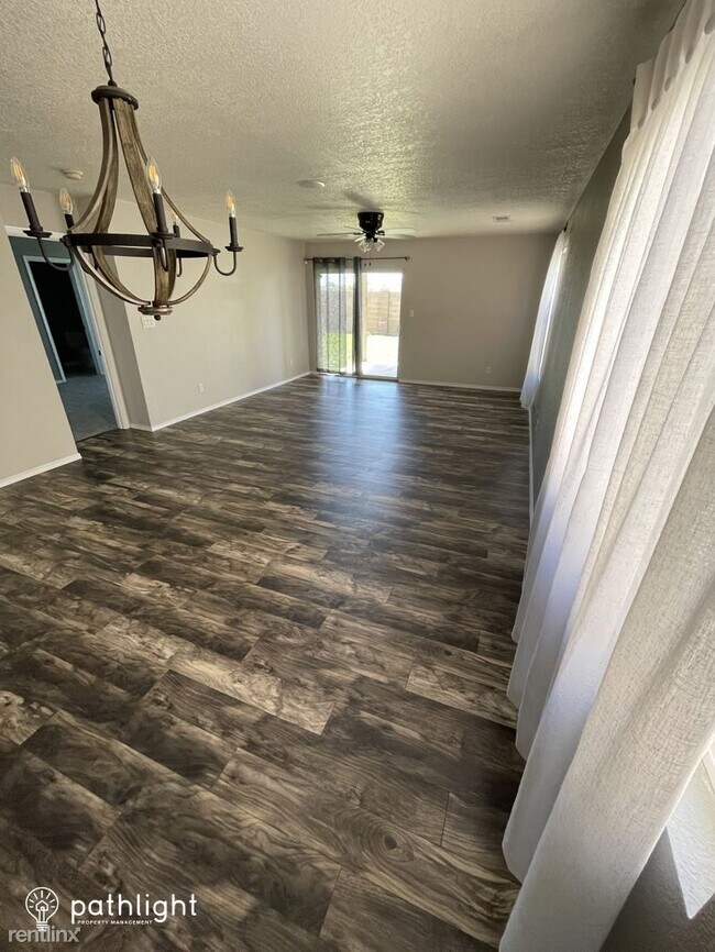 Building Photo - 4 br, 2 bath House - 3909 Desert Willow Dr...