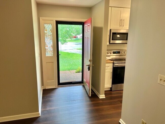 Foto del edificio - 3 Bedroom, 2 Bathroom w/ Covered Deck on Large Lot