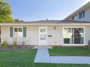 Building Photo - 1128 Quanset Ct