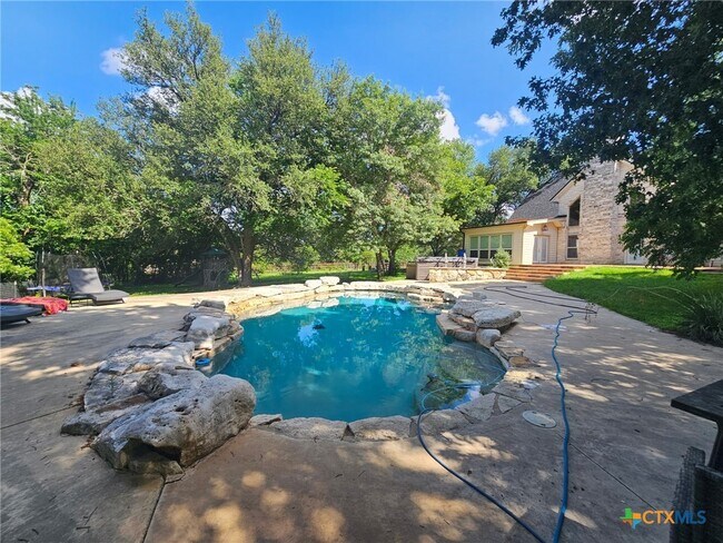 Foto del edificio - 1060 Great Oaks Dr