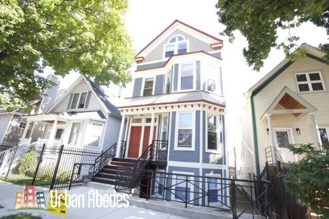 Primary Photo - 3023 N Oakley Ave