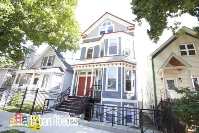 Building Photo - 3023 N Oakley Ave