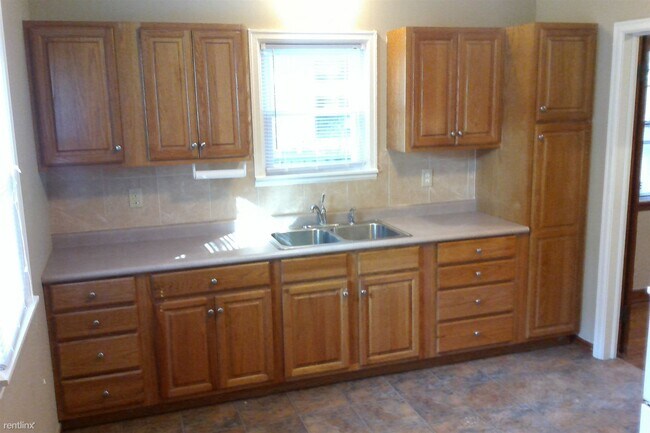 Foto del edificio - 3 br, 1 bath House - 1012 Beech Street