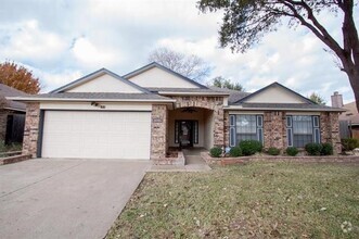 Building Photo - 1816 Chatham Dr