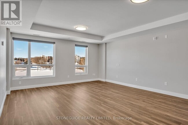 Building Photo - 555 Bonaccord St