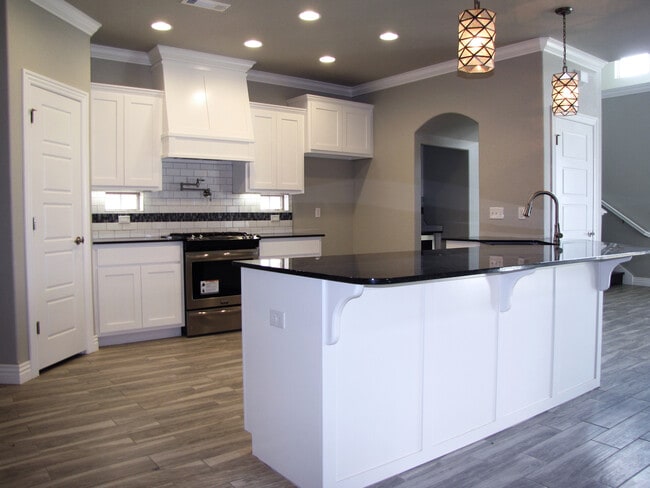 Photo - Upscale 4 Bed, 2.5 Bath Available in Fayetteville! House