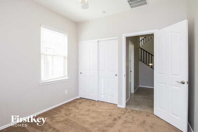 Building Photo - 786 E Gold Dust Way