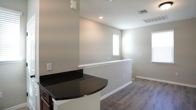Building Photo - 12663 Salomon Cove Dr