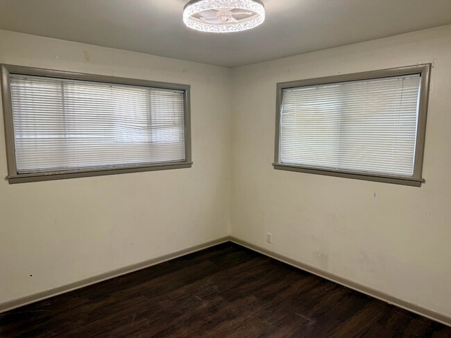 Foto del edificio - 2751 N Jefferson Ave