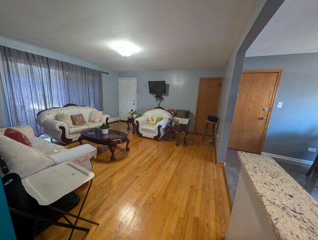 Foto del edificio - 3853 W 47th St