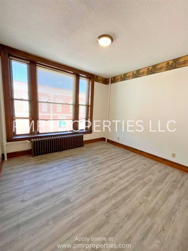 Foto del edificio - 400 E Coolbaugh St