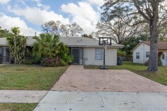 Building Photo - 1348 Riverside Cir