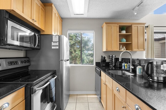 Building Photo - 6380 S Boston St